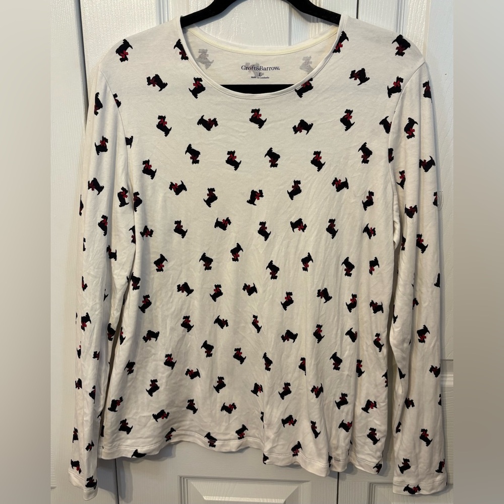 Croft & Barrow top.  Size Large